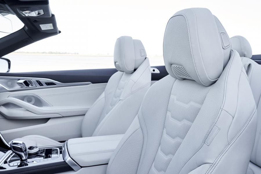Интерьер BMW M850i xDrive Convertible (G14) 2018 года  (WW) (фото 148 из 183)